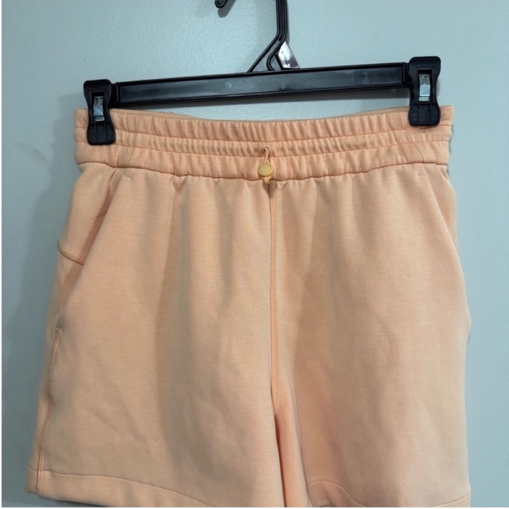 New Lululemon Sofstreme HR Shorts 4” comfy - Picture 3 of 6